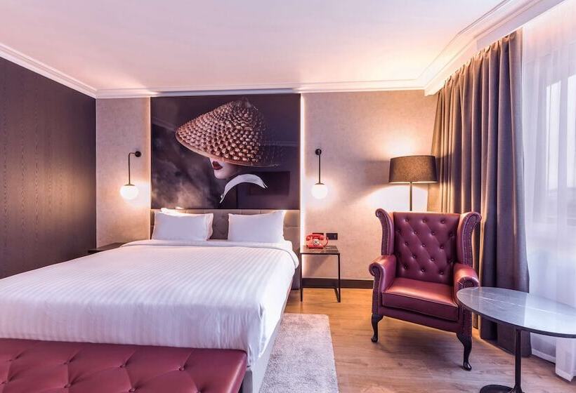 스탠다드 룸, Radisson Red  London Heathrow