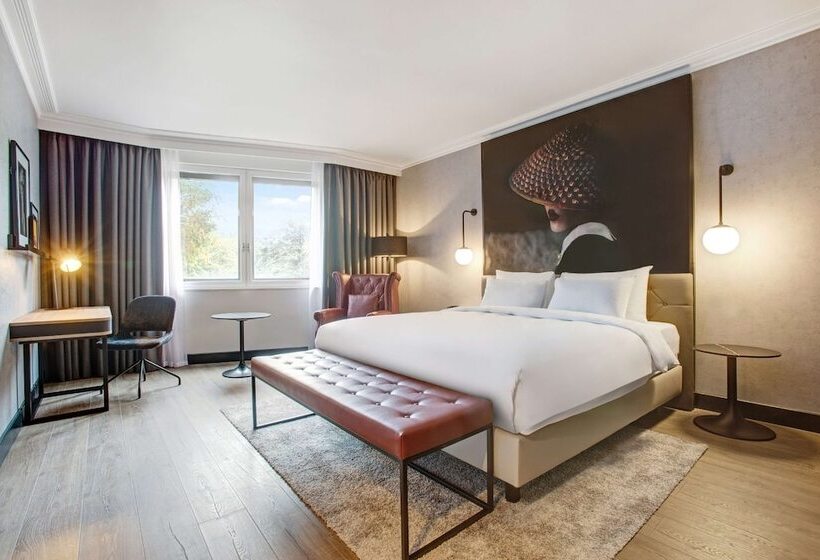 이그제큐티브 룸, Radisson Red  London Heathrow
