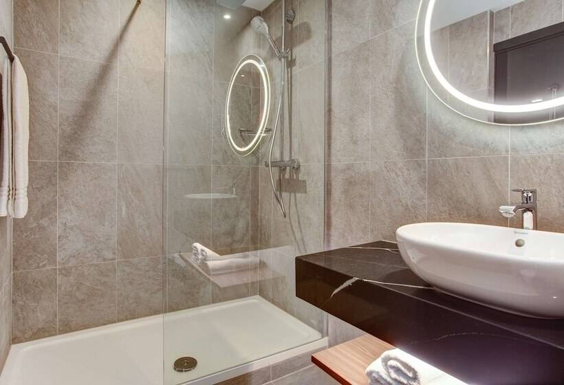 수피리어 룸, Radisson Red  London Heathrow