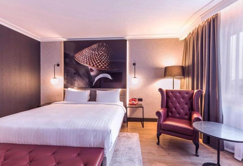 스탠다드 룸, Radisson Red  London Heathrow
