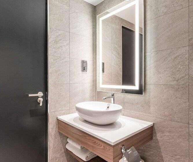 패밀리 룸, Radisson Red  London Heathrow