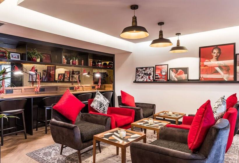 이그제큐티브 룸, Radisson Red  London Heathrow