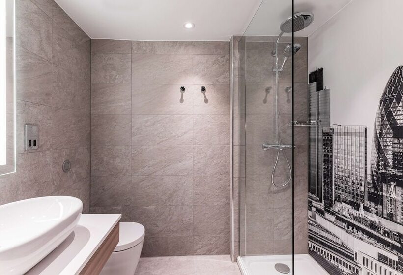 수피리어 룸, Radisson Red  London Heathrow