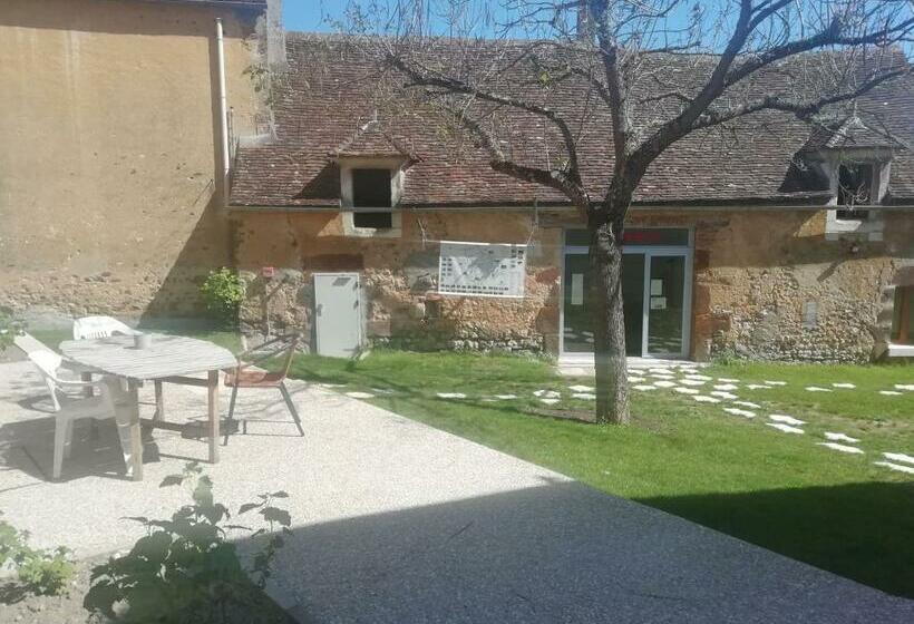 Кровать в Общей Комнате, L'auberge De Treigny
