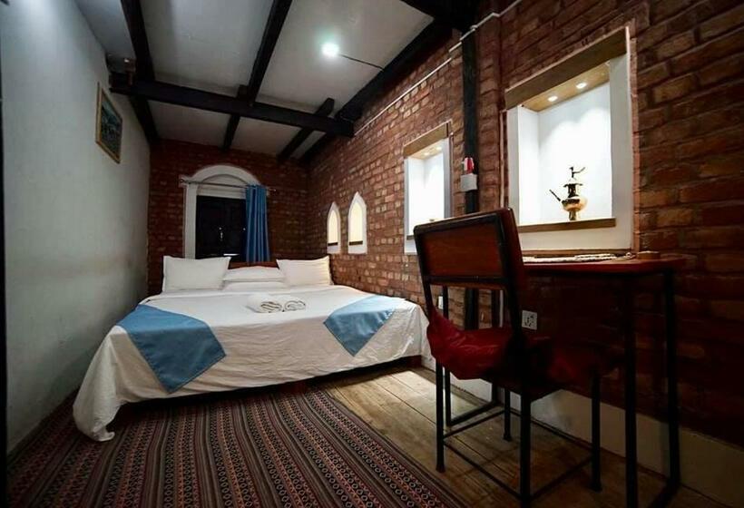 Standard Room with Balcony, Bandipur Chhen