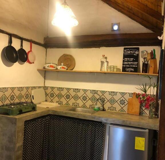 Студио Стандарт с Балконом, Hostal Los Orishas