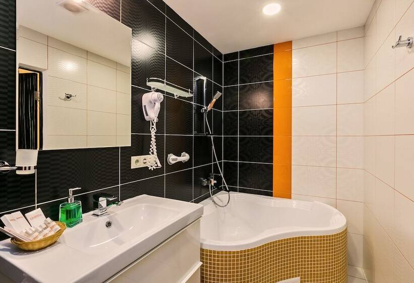 Люкс Повышенной Комфортности, Uninn Hotel Vnukovo