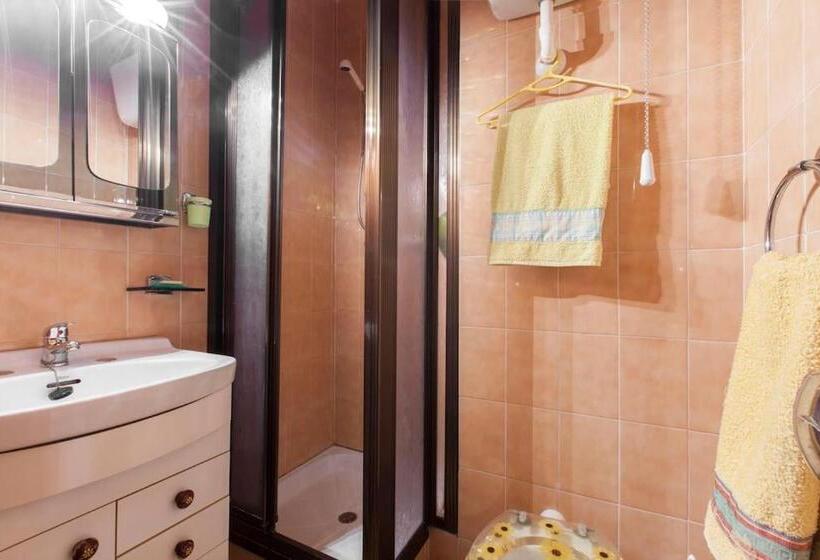 Номер Стандарт Индивидуальный, Modern B&b Somosaguas