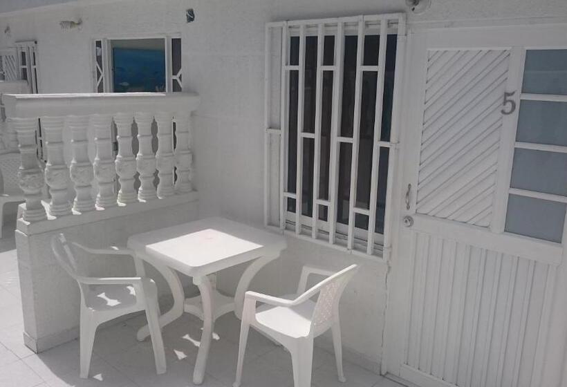 اتاق خانوادگی, Posada Cocos Place