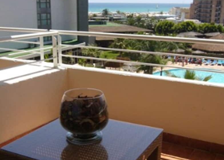غرفة قياسية ثلاثية, Agh Canet