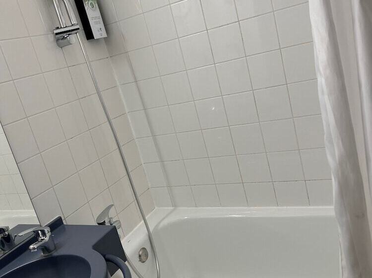 Номер Стандарт, Kyriad Marne La Vallee Torcy