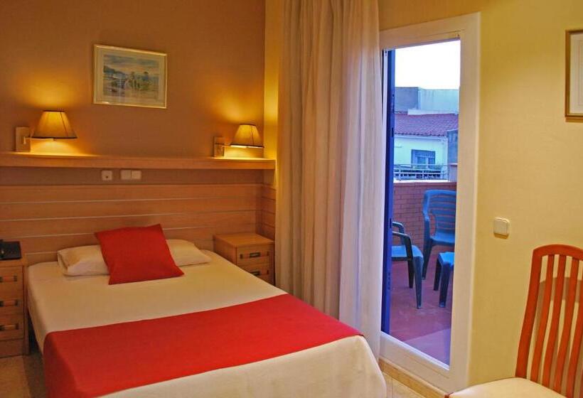 Номер Стандарт с Балконом, Piccadilly Sitges