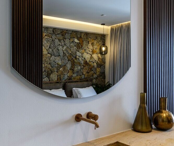 اتاق سوپریور با چشمانداز دریا و بالکن, Charisma Hotel And Wellness Club