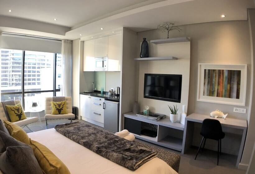 Студия Deluxe, Sandton Skye Suite 604