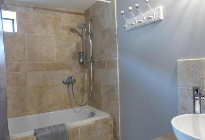 Номер Deluxe, La Fontaine De Rocoule