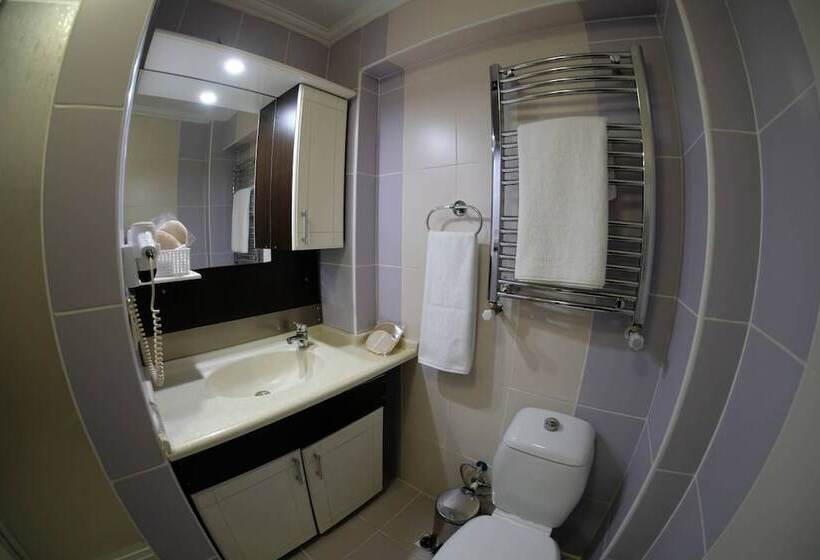 חדר סטנדרט לשלושה, Grand Kirşehir Otel