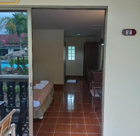 Номер Стандарт Вид на Бассейн, Ban Nam Mao Resort