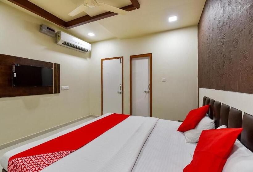 三人经典房间, Super Hotel O Jagmohan