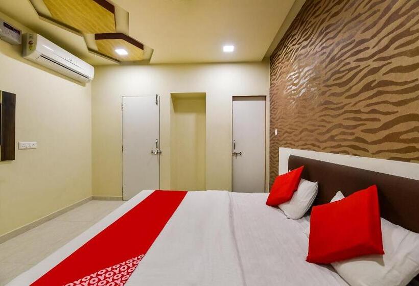 三人经典房间, Super Hotel O Jagmohan