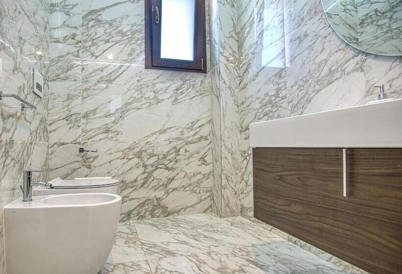 سوییت با چشم‌انداز دریا, Ideal Rooms