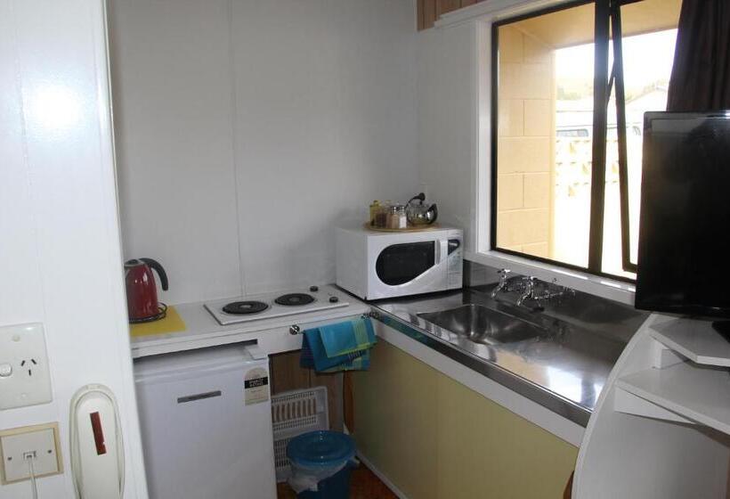 스탠다드 스튜디오, Taihape Motels