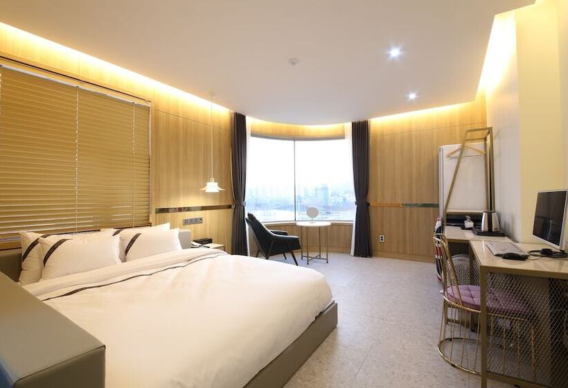 Люкс, Suncheon Hound Hotel Suncheon Station Branch