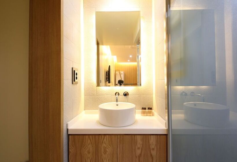 جناح, Suncheon Hound Hotel Suncheon Station Branch