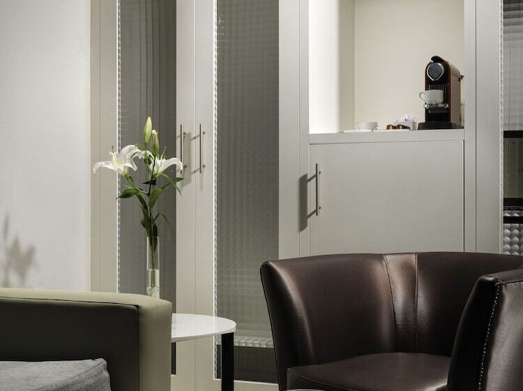 سوییت, H10 White Suites