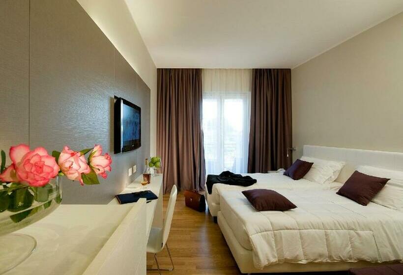 Superior Room with Terrace, Isola Sacra