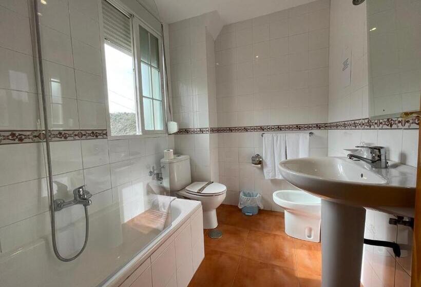 Номер Стандарт Трехместный, Quéntar Hotel Rural