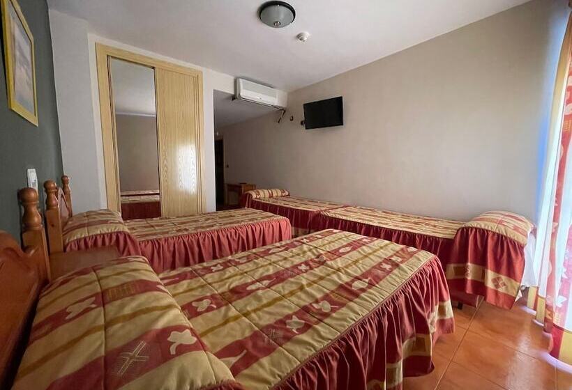 Четырехместный Номер Стандарт, Quéntar Hotel Rural