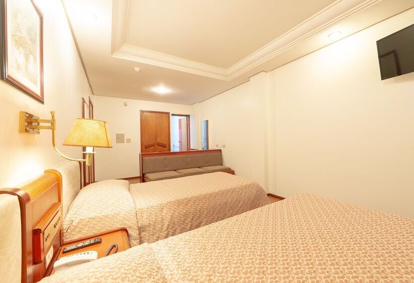 Quarto Estandar, Real Castilha