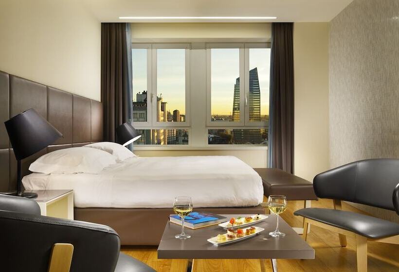 سوییت جونیور سوپریور, Unahotels Century Milano