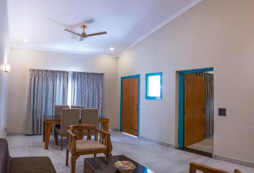 Люкс, Arch The Baakhli Resort