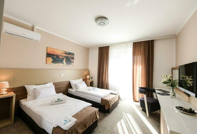 اتاق استاندارد, River Inn