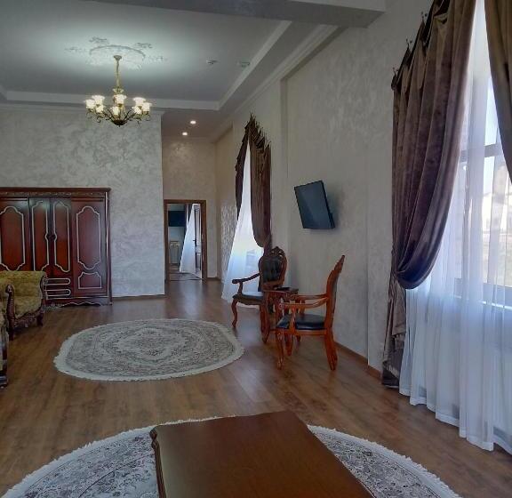 سوئیت با چشم‌انداز رودخانه, старый бастион