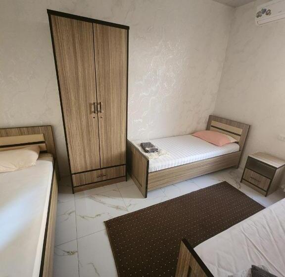 Кровать в Общей Комнате, Hostel Highway