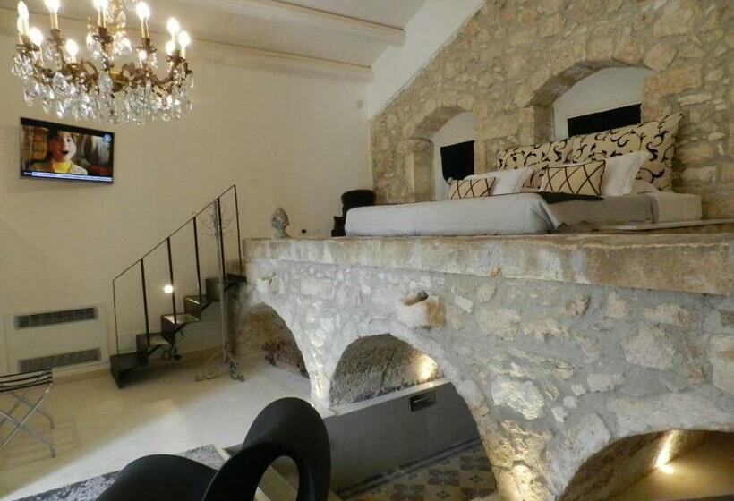 Deluxe Suite King Bed, Scilla Maris Charming Suites