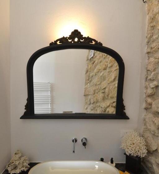 Deluxe Suite King Bed, Scilla Maris Charming Suites