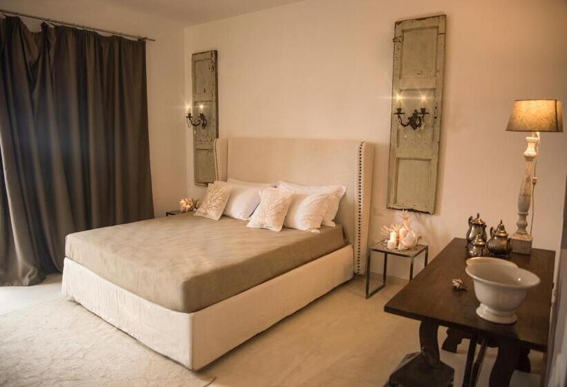 اتاق لوکس با تخت بزرگ, Scilla Maris Charming Suites