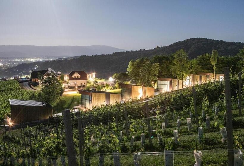 سوییت لوکس, Tri Lučke Hotel & Restaurant