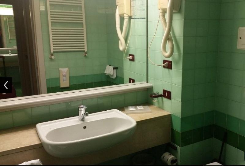 Standard Room, Maxim