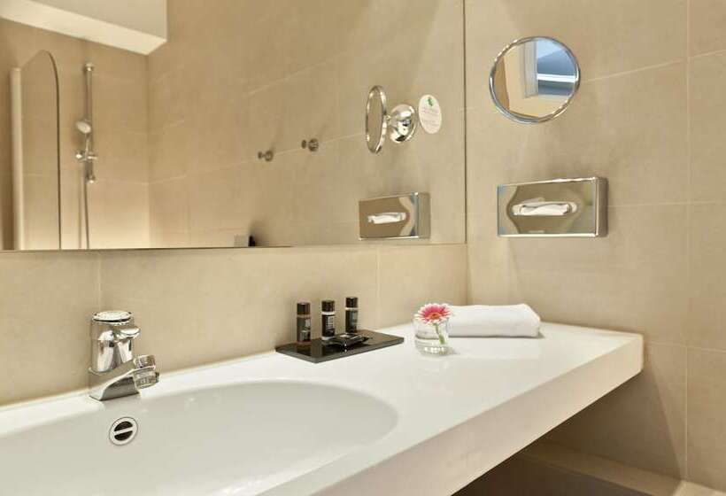 Triple Classic Room, Maxim