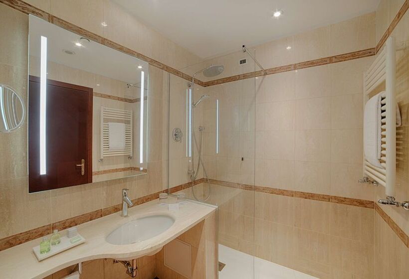 اتاق استاندارد یک نفره, NH Milano Machiavelli