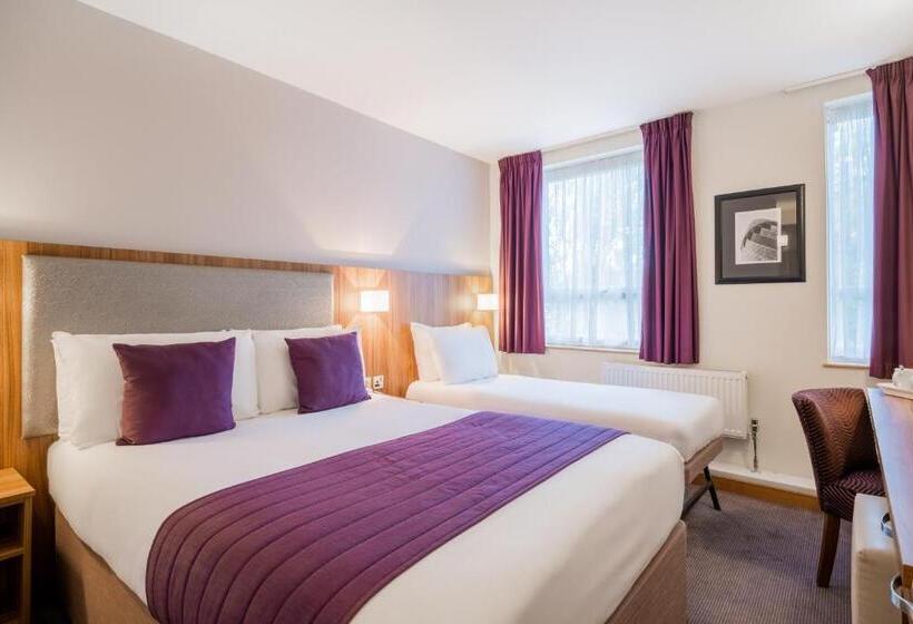 Номер Стандарт Трехместный, Quality Hotel Hampstead