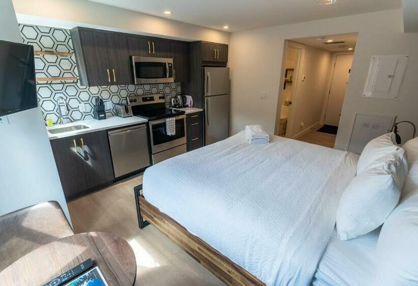 Escritório Estándar, Basecamp Suites Canmore