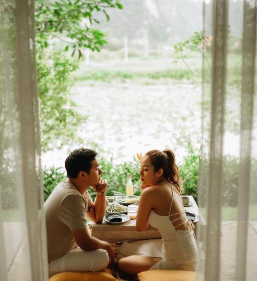 اتاق اجرایی, Aravinda Resort Ninh Binh