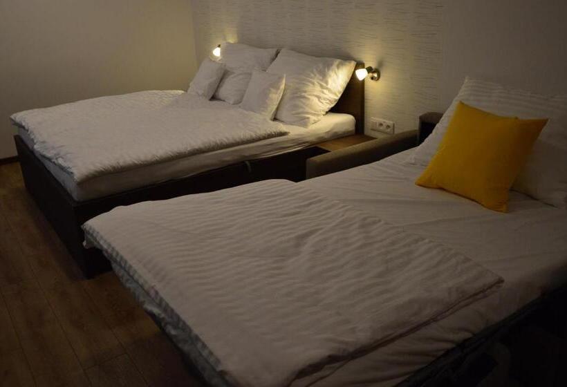 استودیوی استاندارد, Apartmánový Dom Kriváň