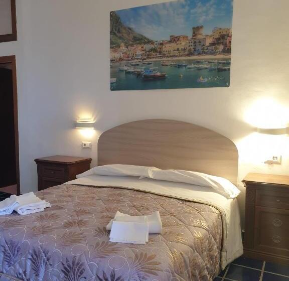 Quarto Quádruplo Estandar, Mareluna Ischia