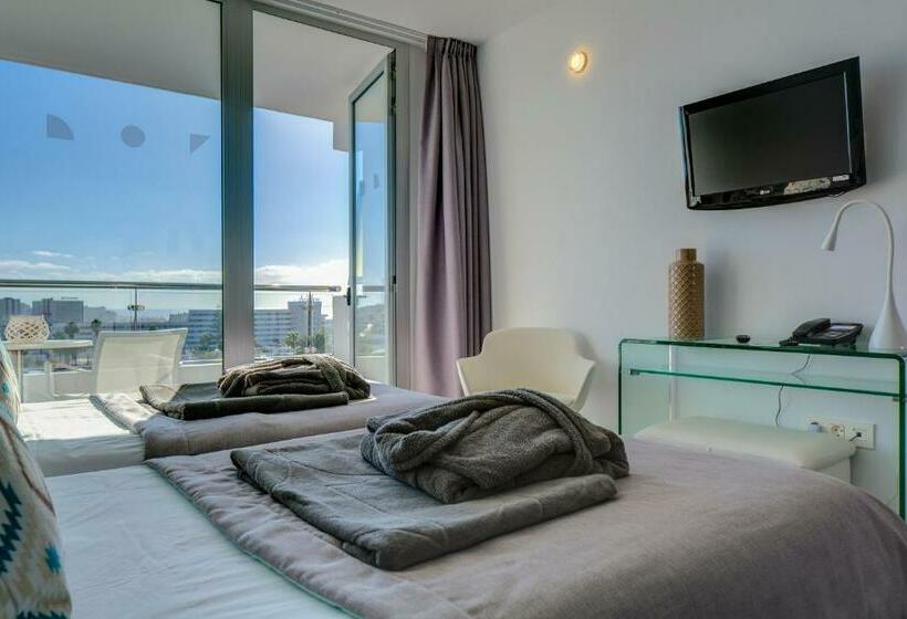 Полулюкс Вид на Бассейн, Coral Ocean View - Adults Only